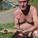 Отдых в горах крыма, рыбалка, выходные на озере у воды